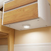 SoBuy FBT175-E-WN Seinään kiinnitettävä yöpöytä liiketunnistimella varustetulla LED-valolla, 2 push-open-laatikkoa – valkoinen/luonnonvärinen, 40 × 29,8 × 25,6 cm
